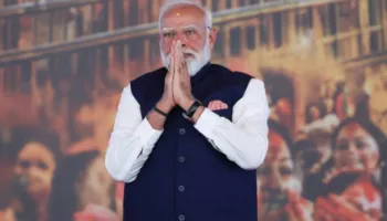 Modi u bëri thirrje qytetarëve dhe kompanive të kursejnë karburant dhe të prezantojnë punën nga shtëpia