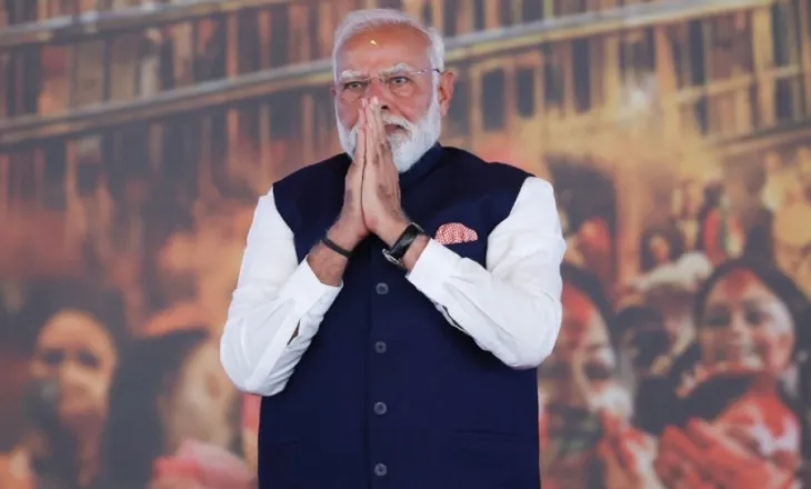 Modi u bëri thirrje qytetarëve dhe kompanive të kursejnë karburant dhe të prezantojnë punën nga shtëpia
