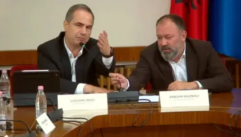 “Mos bëj si kalama”, përplasje te komisioni i “Territoriales”, Mazniku i merr mikrofonin, Boçi braktis sallën