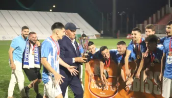 Moshat/ Tirana U18 shpallet kampione, mundi në finale Partizanin U18
