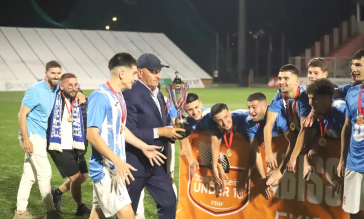 Moshat/ Tirana U18 shpallet kampione, mundi në finale Partizanin U18