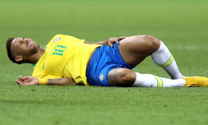 “Na mashtroi të gjithëve”/ Neymar fshehu lëndimin e tij, rrezikon Botërorin 2026