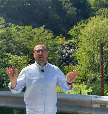 “Na mbytën plehrat”/ Korreshi publikon pamjet nga Lushnja: Liqeni dhe përroi janë kthyer në landfill