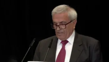 Namik Dokle i jep lamtumirën e fundit profesorit të socialistëve: Servet Pëllumbi, sinonim i ndershmërisë, kujtoj kur më priti në aeroport para 30 vitesh e ma dha lajmin për…