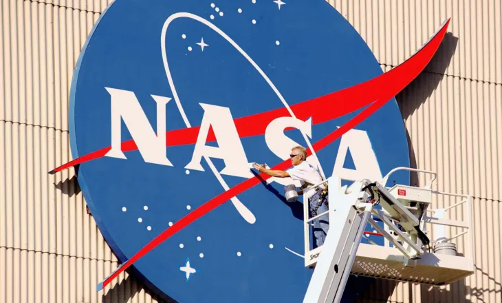 NASA planifikon të ngrejë bazë të përhershme në Hënë