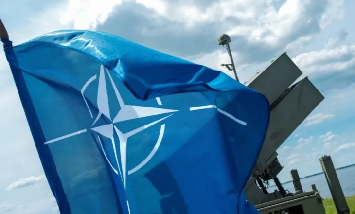 NATO po shqyrton dërgimin e anijeve ushtarake në Hormuz, do të kujdesen që kalimi në ngushticë të jetë i sigurt