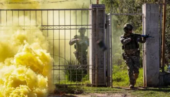 NATO publikon pamjet: Forcat Speciale shqiptare stërviten me instruktorë amerikanë në misione të avancuara