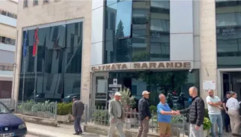 Ndërtimet pa leje në Ksamil/ 30 ditë burg për shefin e komisariatit në Sarandë, “arrest shtëpie” për dy oficerët