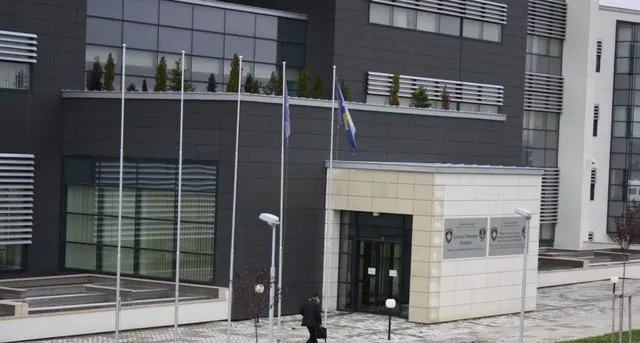 Ndikuan në vullnetin e lirë të votuesve, Gjykata cakton një muaj paraburgim për shtatë drejtorët e institucioneve serbe