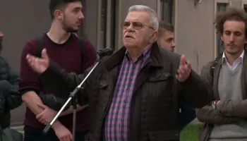 Ndrenika reagon sërish: Veliajn e njoh që kur ishte në klasën e 7-ë! Teatri i vjetër ishte një kalbësirë, shembja debat politik