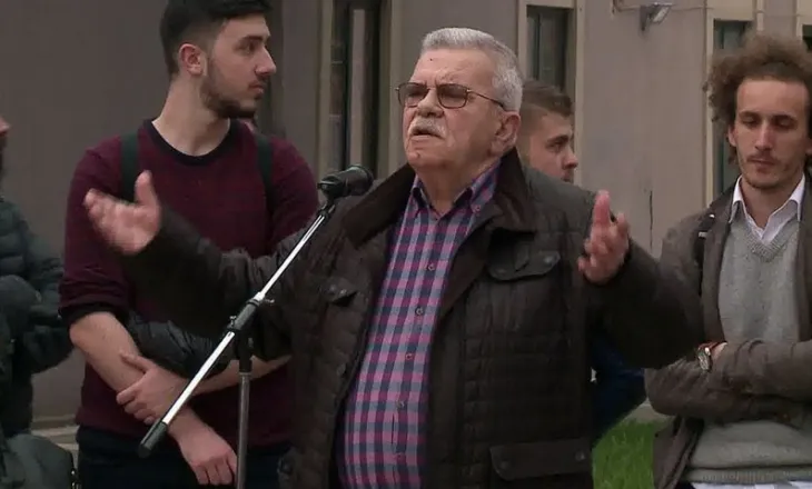 Ndrenika reagon sërish: Veliajn e njoh që kur ishte në klasën e 7-ë! Teatri i vjetër ishte një kalbësirë, shembja debat politik