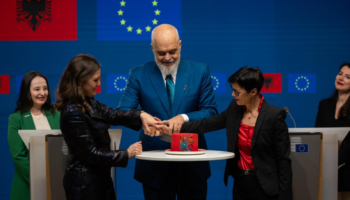 Në Ditën e Europës, Rama publikon foton nga momenti historik për negociatat me BE