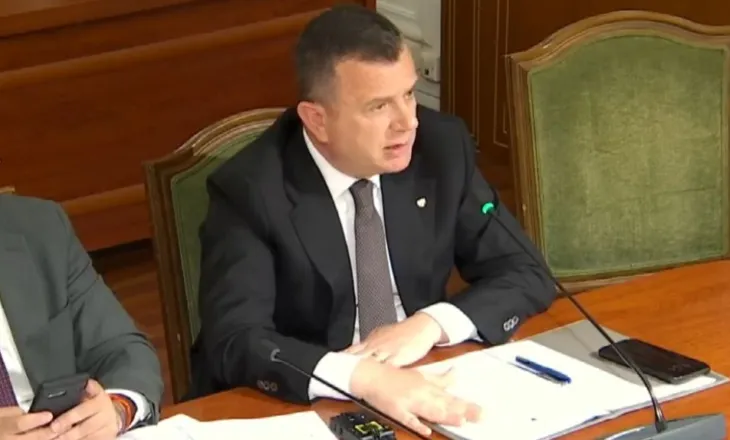 Negociatat/ “Duhet t’i qëndrojmë strikt afateve”, Balla replikon me opozitën në Kuvend: Ju dashnorët e integrimit…