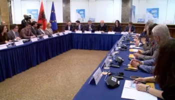 Nënshkruhet programi “Dyfisho Sipërmarrjen Tënde”, 250 mln euro kredi me interesa të ulëta për bizneset e vogla dhe bujqësinë
