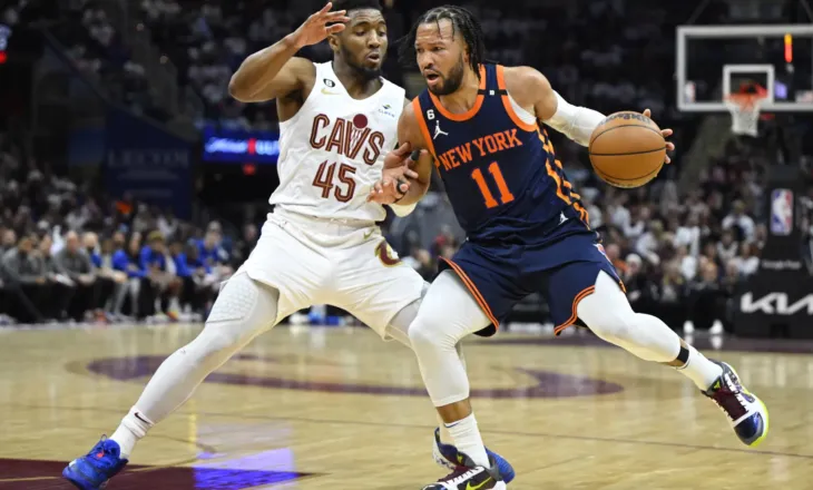 New York buzëqesh pas kohës shtesë me Brunson, fiton finalen e parë play off ndaj Cleveland