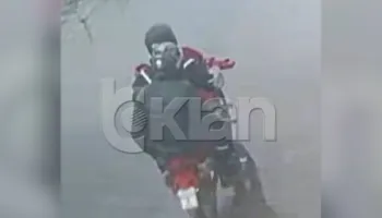 Nga argjendaria e Kamzës u grabitën rreth 900 mijë lekë bizhu, del foto e autorëve