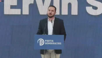 “Nga rilindje, në ripërtëritje” Salianji takim me demokratët: Rama autokrat i Shqipërisë, Berisha i opozitës