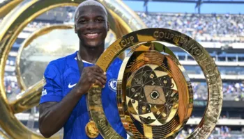 Nga rrugët e varfra të Ekuadorit te milionat me Chelsea-n, historia frymëzuese e mesfushorit të “Bluve”