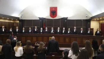 Nga Veliaj tek Beqaj, a po hapet rruga e lirimit të zyrtarëve të lartë nga qelitë?