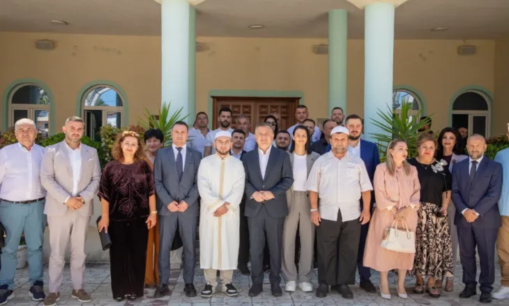 Nga Xhamia e Madhe e Kavajës, Balla uron besimtarët myslimanë: Kurban Bajrami, festë sakrifice dhe solidariteti