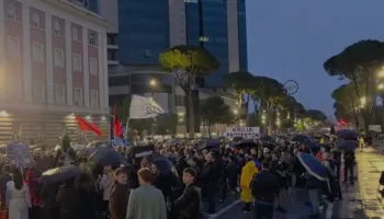 Nis protesta e PD-së, Sali Berisha i bashkohet qytetarëve