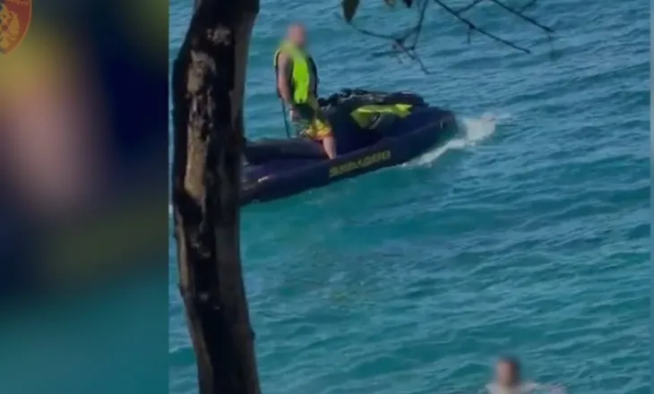 Nisin ndëshkimet e sezonit veror! Pushuesit po laheshin në det, Jet Ski-a i afrohet shumë pranë, gjobitet drejtuesi i mjetit lundrues