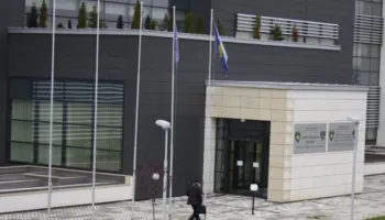 Një muaj paraburgim për shtatë drejtorët e institucioneve serbe në Kosovë