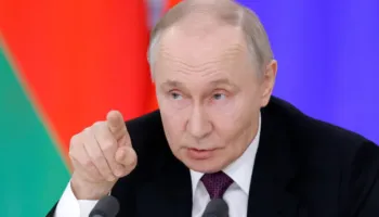 “Një njeri të cilit mund t’i besohet”, kë konsideron Putin negociatorin e tij të preferuar të BE-së