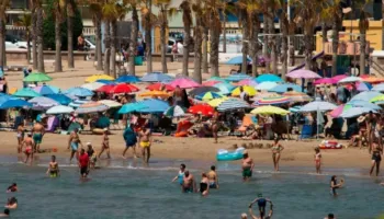 Një turist mori kompensim sepse familja e tij mbeti pa shezlongje gjatë pushimeve në Greqi