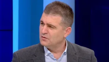 “Nuk mund të funksionojë një parti, vetëm me statut”/ Zgjedhjet në PD, Elezi: Berisha po e çon drejt shkatërrimit