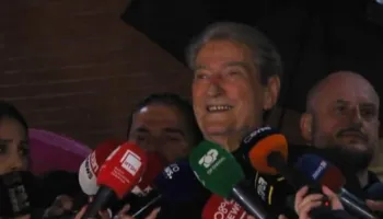Nuk u lejuan të dilnin jashtë bulevardi/ Berisha: Ne e dinim për kordonin, shkuam vetë drejt rrethimit!