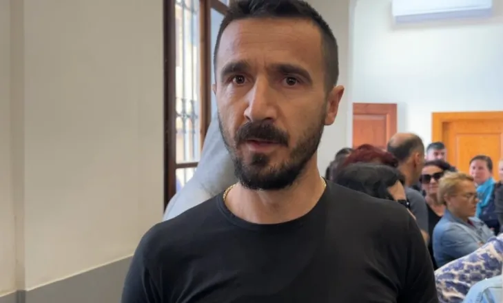 Nuk u lejuan të hynin në ambientet e tregut të fruta-perimeve, tregtarët e Vlorës mblidhen në protestë: Po pësojmë humbje ekonomike