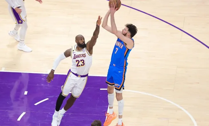 Oklahoma mposht Lakers dhe është një fitore larg finaleve play off, Cleveland mund Detroit