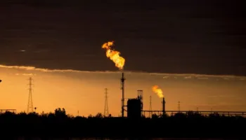 OPEC+ mblidhet për herë të parë pas largimit të Emirateve të Bashkuara, bie dakord për rritjen e prodhimit të naftës