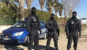 Operacion antidrogë në Elbasan, 18 në pranga, 5 në kërkim! Kontrolle në disa banesa, sekuestrohet kokainë