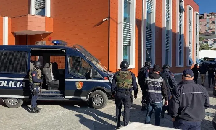 Operacion antidrogë në Elbasan, 18 në pranga, 5 në kërkim
