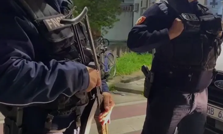 Operacion antidrogë në Elbasan, shoqërohen 26 persona, sekuestrohen kokainë dhe kanabis
