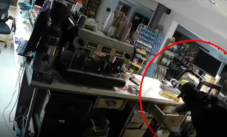 Pamjet: Autorët futen me levë e qese në tabakino, detaji që nuk e vunë re
