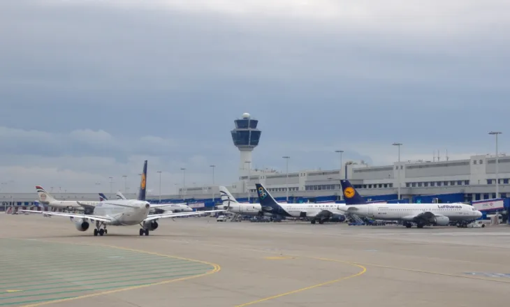 Panik në aeroport, avioni me 184 persona në bord pëson defekt në ajër dhe detyrohet të bëjë ulje emergjente