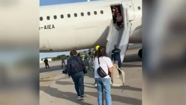 Panik në ajër/ Avioni bën ulje emergjente, dyshohet se…