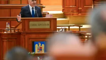 Parlamenti rumun rrëzon kryeministrin Ilie Bolojan