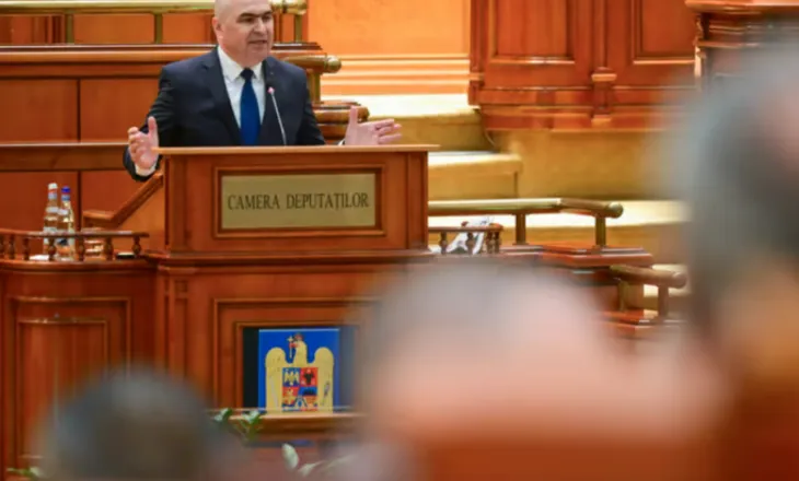 Parlamenti rumun rrëzon kryeministrin Ilie Bolojan