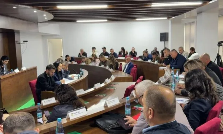 Pas Vlorës, edhe Lezha tarifa të reja për plazhet publike! Shezlonet nga 300 lekë deri në 2 mijë lekë