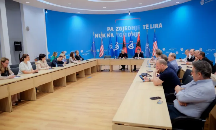 “PD do jetë partia e seksionit”, Berisha mbledh Kryesinë, porosi demokratëve: Të lëmë mënjanë inercinë dhe apatinë, të shfrytëzojmë potencialet tona
