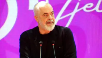 “PD, humbësja kronike dhe shkatërruese”/ Rama në Lezhë: PS, partia që mbron interesin kombëtar dhe mbështetësja e UÇK-së