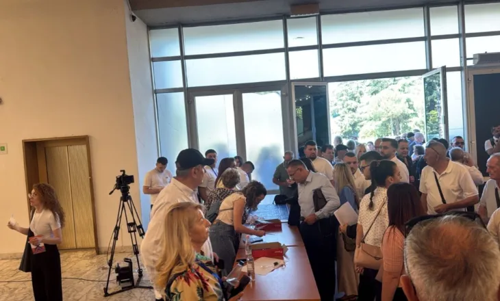 PD mbledh sot Kuvendin Kombëtar, në rendin e ditës zgjedhja e Këshillit Kombëtar dhe ndryshimet statutore. Nis regjistrimi i delegatëve