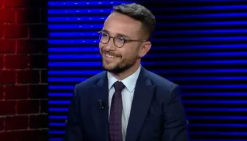 PD, oligarkët dhe një shoqëri që ngihet duke i ra samarit