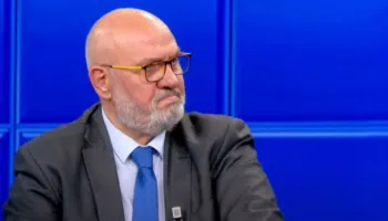 “PD pushoi së ekzistuari, u kthye në komedi/ Petraj: Neni “Basha” thotë se kush humb zgjedhjet, ikën