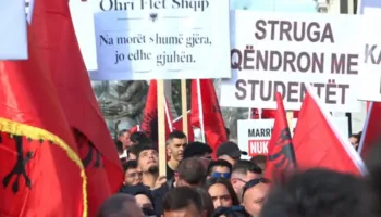 ‘Për gjuhën tonë’, studentët shqiptarë nisin protestën në Shkup
