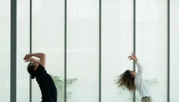 Performanca “No-w-Here” me koreografi nga Blenard Azizaj shënon fillimin e sezonit të ri në HangArt-Kinostudio